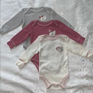 3-6 months long sleeve like new baby body suit